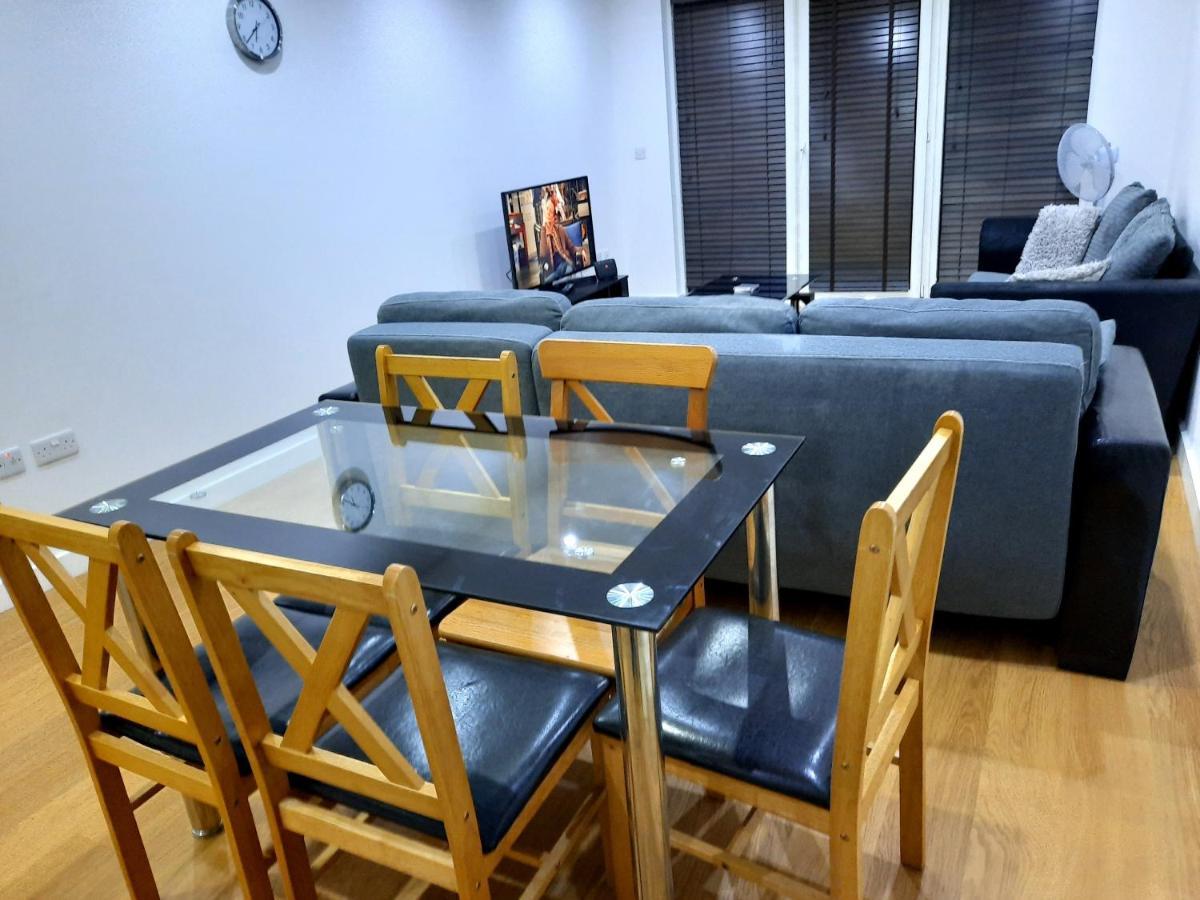 Max'Em Lexington Luxury Apartment Slough Zewnętrze zdjęcie